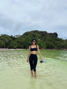 オットー・ママのレギンスが素敵なボディにフィットトップショットの谷間