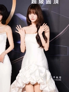 [Le Seraphim] ゴールデンディスクレッドカーペット高画質写真ㄷ.jpg