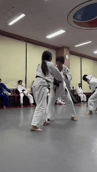 男子高校生を一発で追い抜く女子中学生