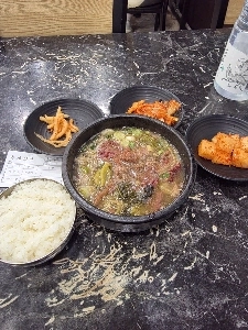 ヘジャンククとご飯は1,000ウォンです。