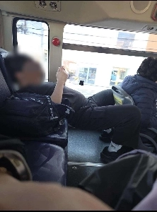 釜山のバス後部座席 *走行