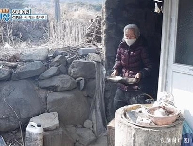 釜で茹でて器に盛るおばあちゃん風ラーメン