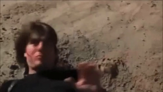 やっぱりジョン・ウーはすごい。彼らはスタントマンも使わずに、あの偉大な俳優を撮影しました。