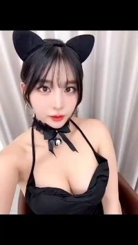 (SOUND)黒猫モデルみゆのたわわな谷間