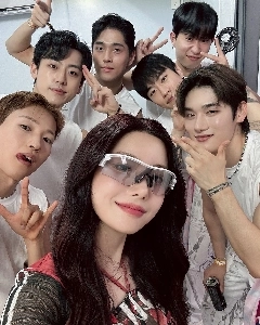 (SOUND)よく見ると香港ウォーターボムのクォン・ウンビがビキニでした。