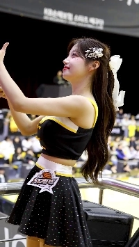 (SOUND)サンタガール カン・ジウン チアリーダー 超接写顔ショット