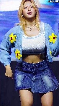 たわわな胸が弾むニットブラトップハイキーイエロー