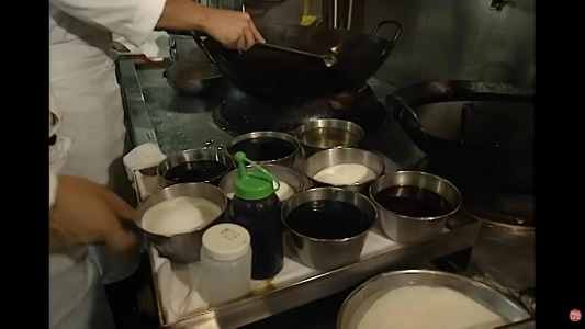 フドクチュクが調味料入れの位置を固定した理由